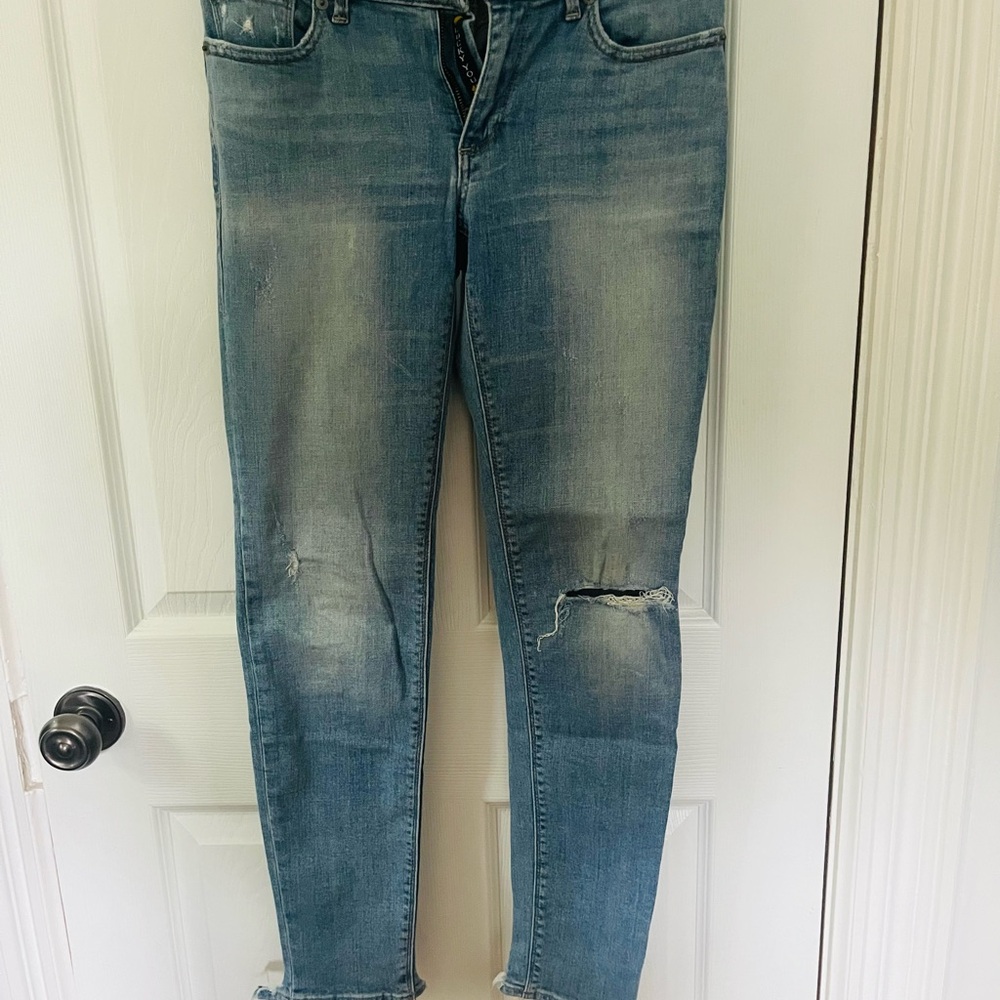 Lucky Brand Washed Blue Cropped Distressed Jeans